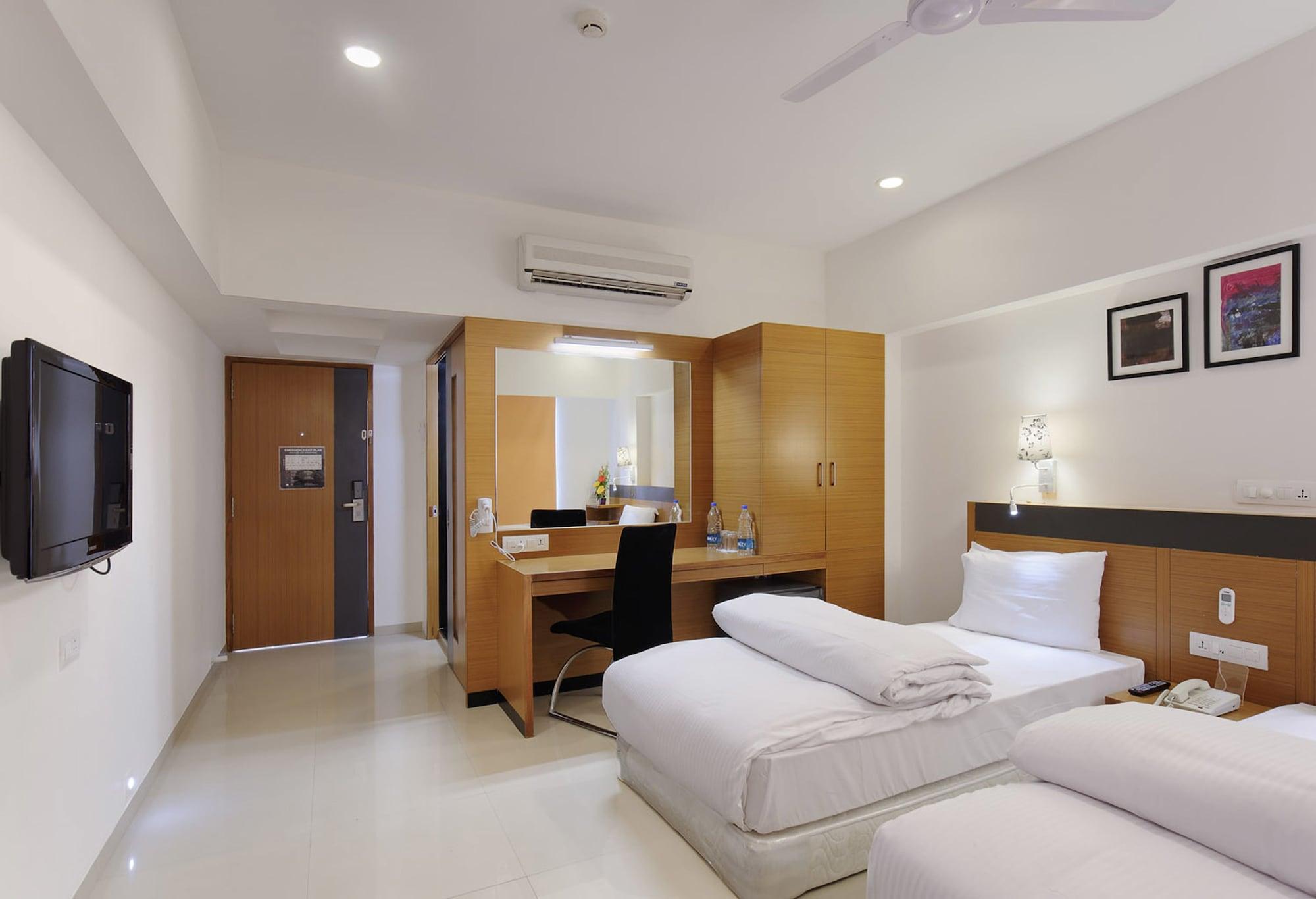 Hi 5 Hotel & Experience Nashik Exterior photo