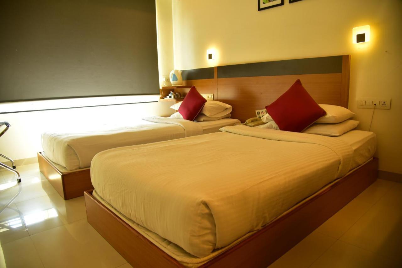 Hi 5 Hotel & Experience Nashik Exterior photo
