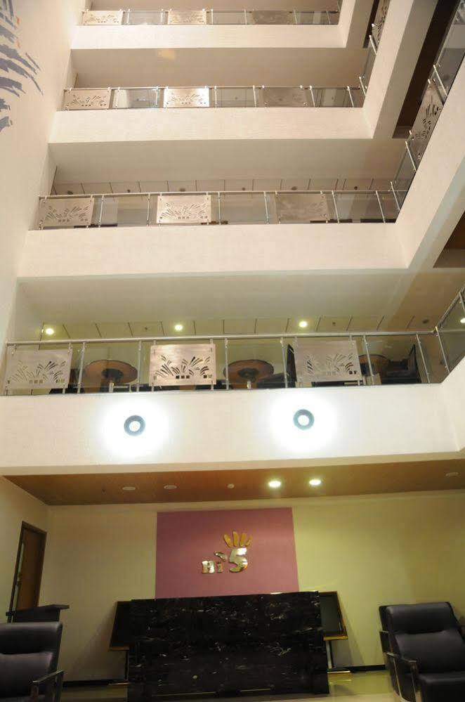 Hi 5 Hotel & Experience Nashik Exterior photo