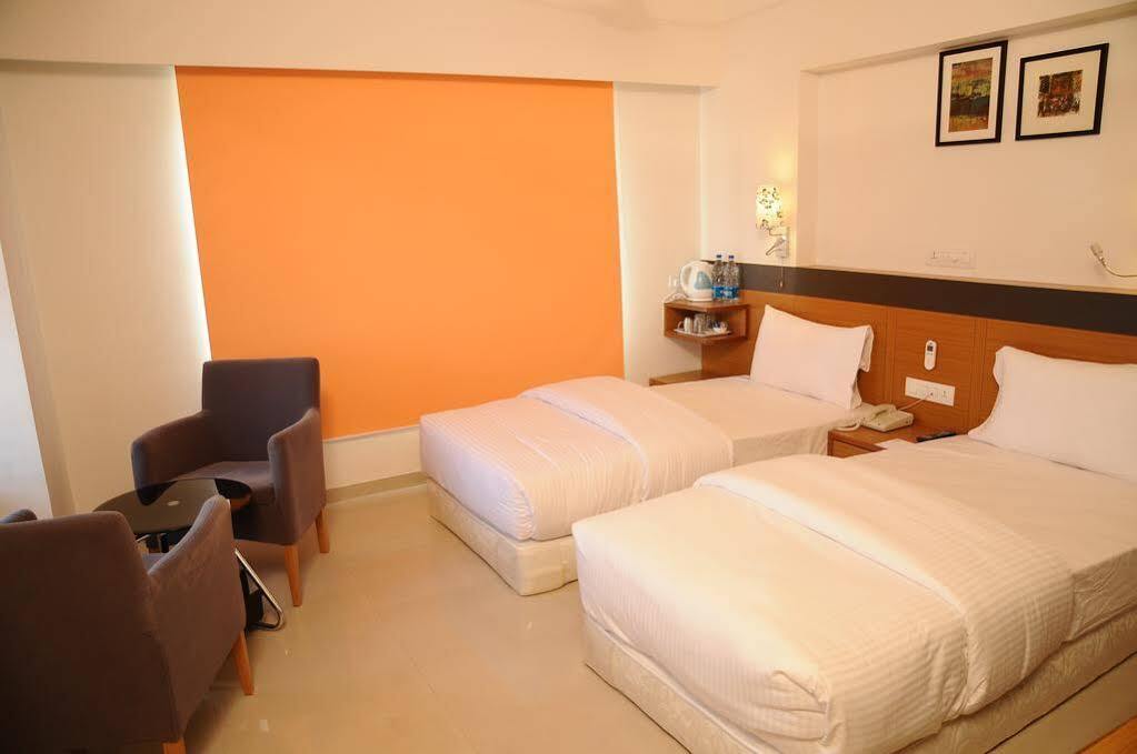 Hi 5 Hotel & Experience Nashik Exterior photo